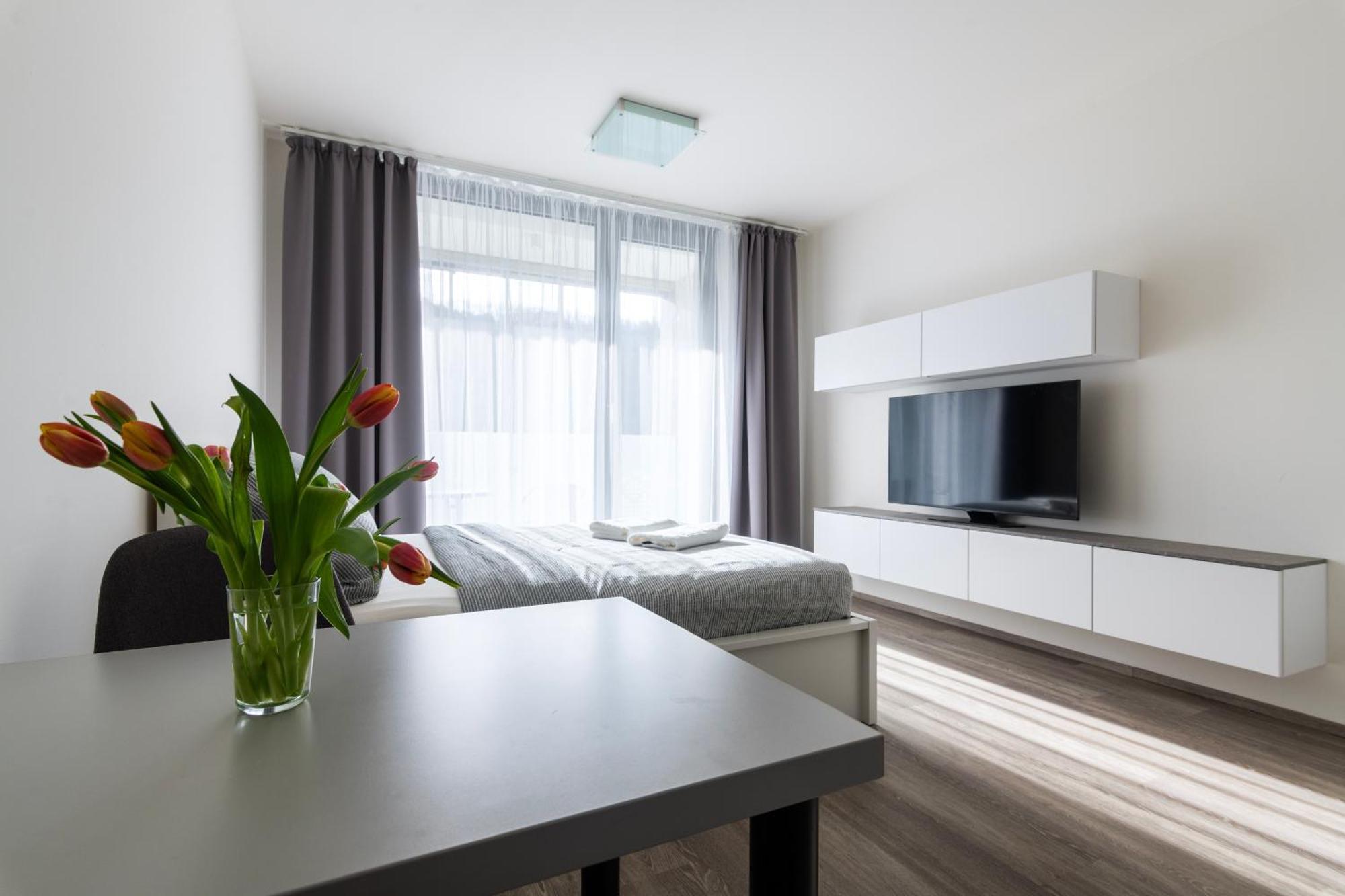 12 Min Centrum, 200mb Wifi, Onsite Supermarket Appartamento *